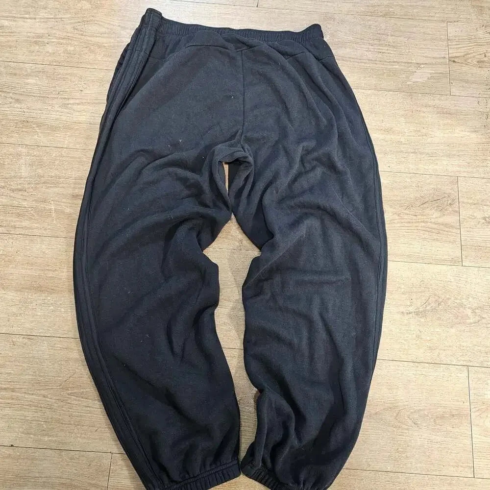 Adidas Men’s XL Black Fleece Jogger Sweatpants 3 Stripe Athletic Casual